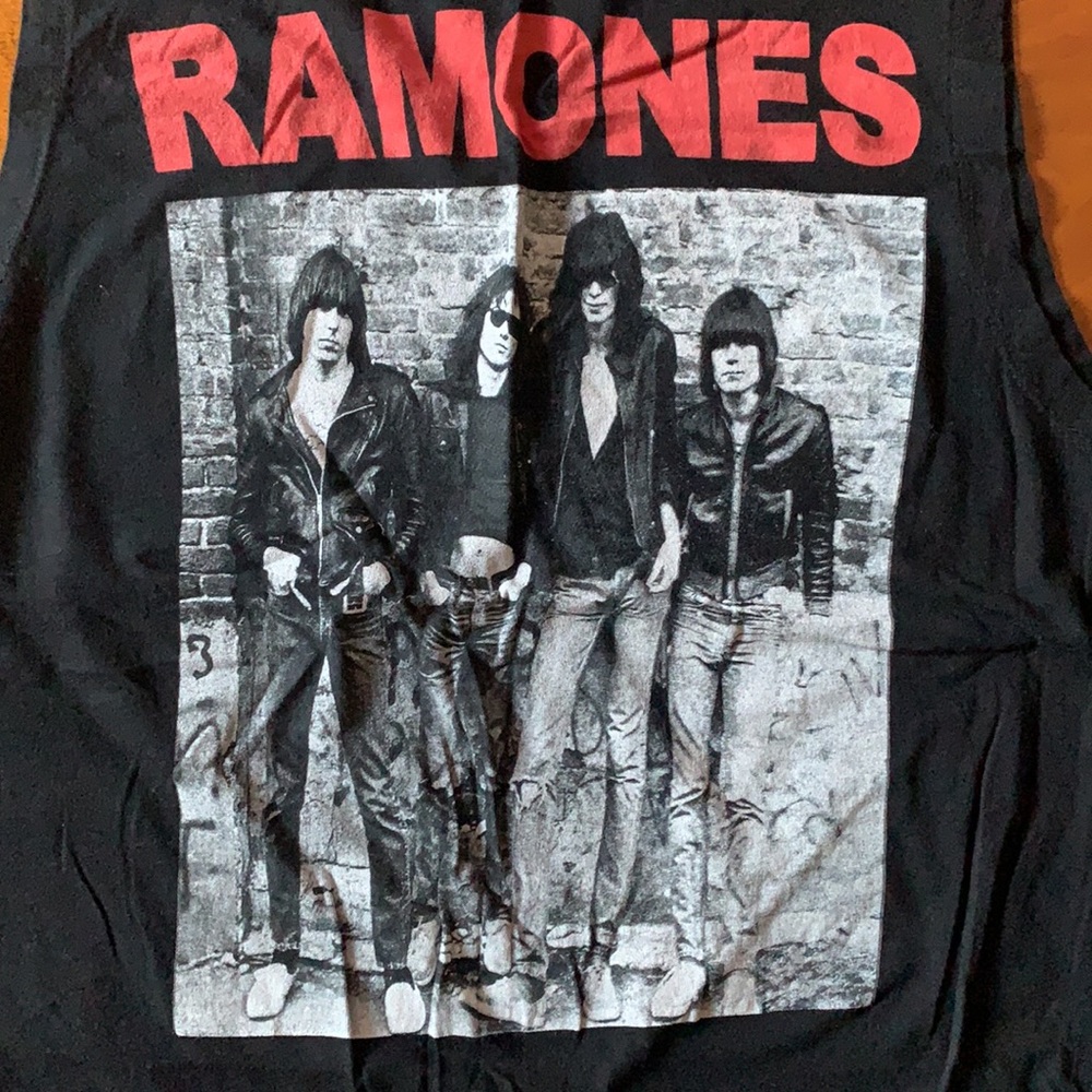 F21 RAMONES TANK - Picture 2 of 5